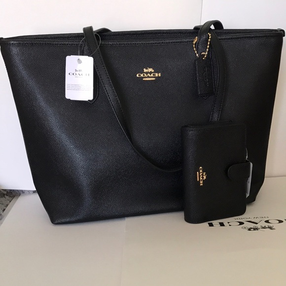 Coach Handbags - 🌷coach Tote set/shoulder bag & wallet/zip top